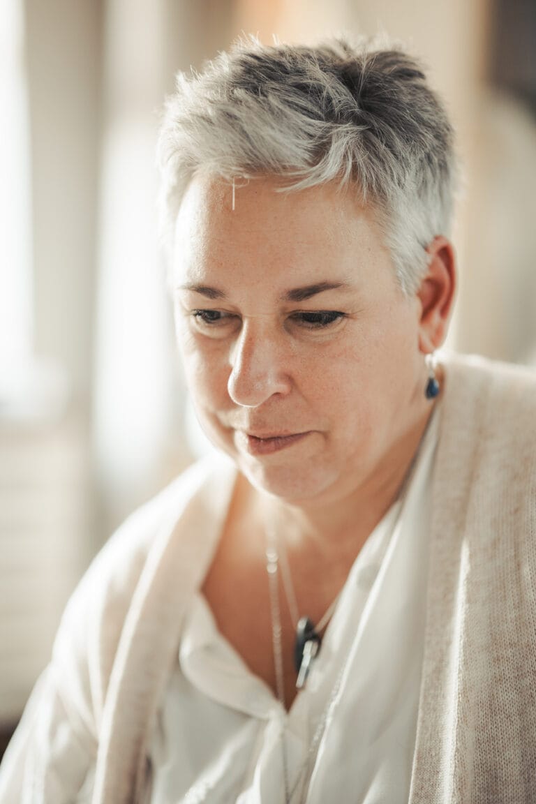Ilse Heijmans tijdens lichaamsgerichte therapie en coaching – praktijk Bergen op Zoom